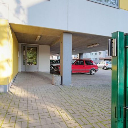 Sunny Studio With Parking, Self-Check-In & Wi-Fi Tallin Exterior foto