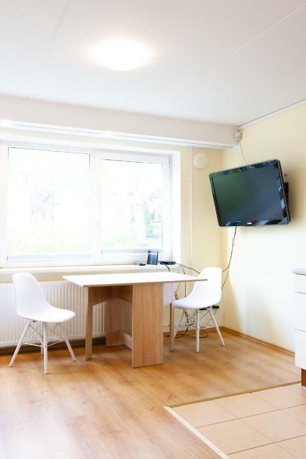Sunny Studio With Parking, Self-Check-In & Wi-Fi Tallin Exterior foto
