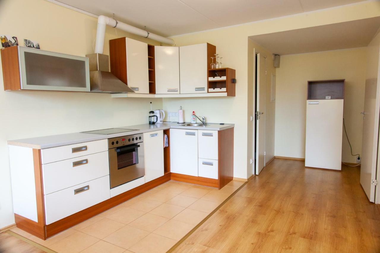 Sunny Studio With Parking, Self-Check-In & Wi-Fi Tallin Exterior foto