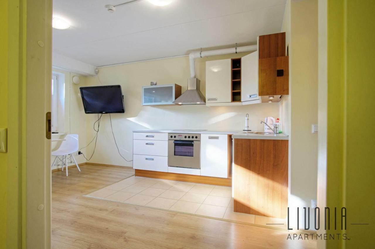 Sunny Studio With Parking, Self-Check-In & Wi-Fi Tallin Exterior foto