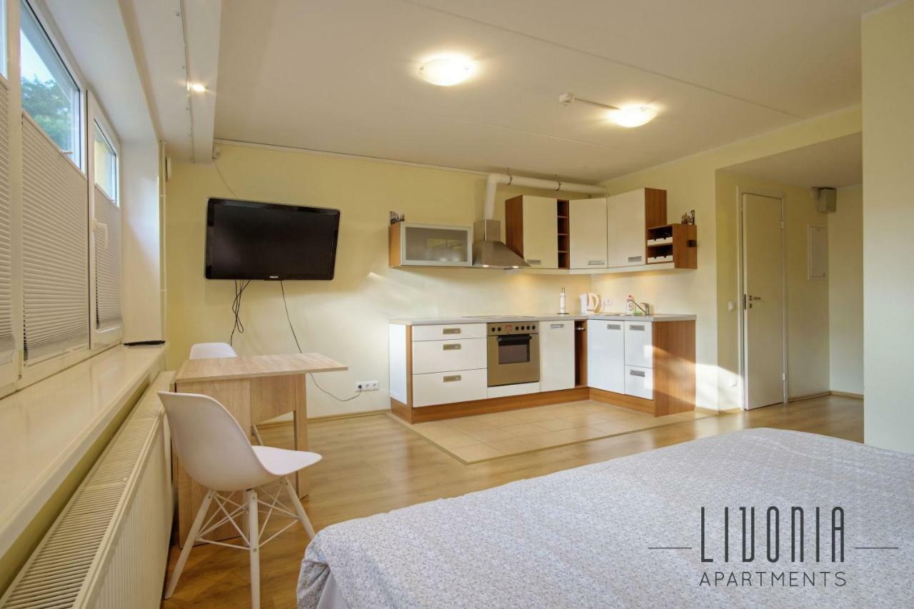Sunny Studio With Parking, Self-Check-In & Wi-Fi Tallin Exterior foto