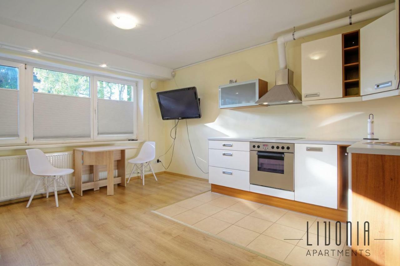 Sunny Studio With Parking, Self-Check-In & Wi-Fi Tallin Exterior foto