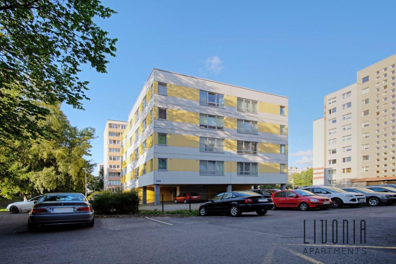 Sunny Studio With Parking, Self-Check-In & Wi-Fi Tallin Exterior foto