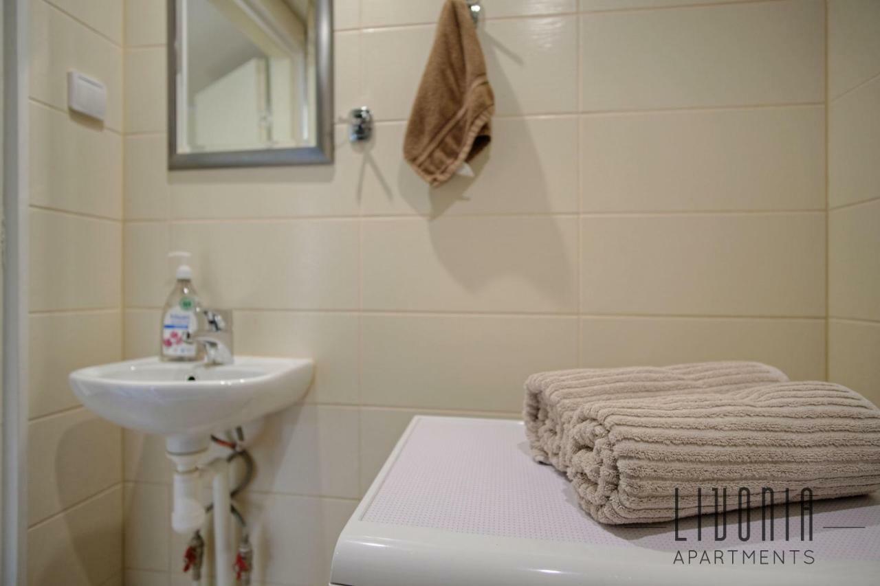 Sunny Studio With Parking, Self-Check-In & Wi-Fi Tallin Exterior foto